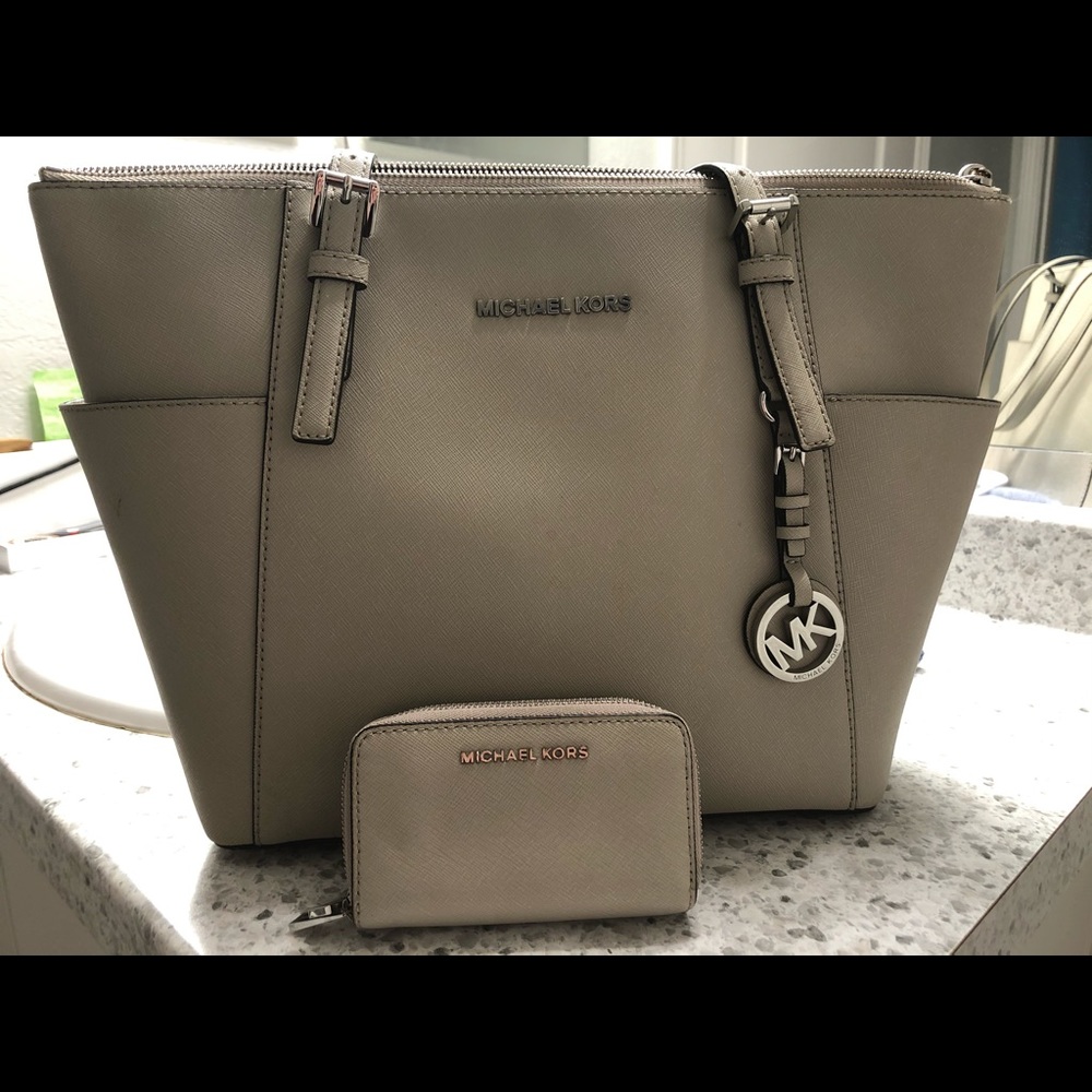 Michael Kors Purse w/ matching wallet